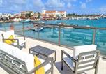 Location vacances Oranjestad - Stylish luxury condo, central location, ocean view, pool, gym-4