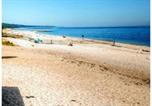 Location vacances Meriden - Seaside Stay: Waterfront with Views & Beach Access-1