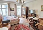 Location vacances Wismar - Dornröschen - Café 28 & Pension am Markt - Abc623-1