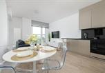 Location vacances Katowice - Spacious Apartment with Parking and access to Gym and Sauna by Noclegi Renters-3