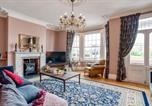 Location vacances Cromer - 6br Luxury Beach House Hot Tub & Sea Views-1