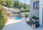Location vacances Dugopolje - Luxury villa Blue Sky, private pool, breakfast-3
