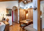 Location vacances  Province de Belluno - Casa Lavinores, with panoramic balcony-3