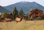 Location vacances Estes Park - Chic Retreat Indoor Outdoor Fireplace, Private Jacuzzi, Great Location!-3