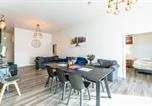 Location vacances  Gare de Mansfield - Lionheart Large Luxury Accessible Lodge - Sleeps 12 ,Dog Friendly,Near Sherwood Forest at Fairview Farm Nottingham great for Family Gatherings ,Groups ,Hen Parties,Corporate Events and Retreats-4