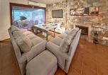 Location vacances Higuera de la Sierra - Stunning Home In El Castillo De Las Gua-4