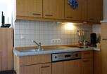 Location vacances Lancken-Granitz - Fewo 7 im Fischerhaus Wintergarten und Terrasse mit Strandkorb-4