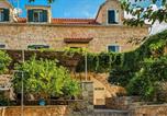 Location vacances Bol - Pet Friendly Apartment In Bol With Wifi-1