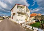 Location vacances Vrsi - Apartments with a parking space Vrsi - Mulo, Zadar - 24353-1