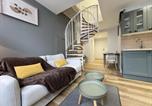 Location vacances  Sarthe - Le Douplex - Place de la Republique - 4 pers-1
