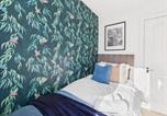 Location vacances  Gare de Redditch - New No1 Saxon Way by Signature Stays-4