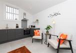 Location vacances  Gare de Bath - One Bedroom Retreat in Prime Location - Pass the Keys-1
