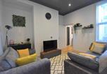 Location vacances  Gare de Sunderland - Dwell Living Stylish 4bd Home-1