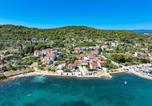 Location vacances Kukljica - Apartments Beachfront Pebble-4