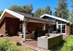 Location vacances Ålbæk - Cozy Holiday Home With Spa And Fireplace-1