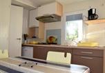 Location vacances Calvisson - Confortable Mobil Home avec Terrasse, 2 Chambres - Api-1-52-1808-3
