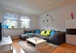 Location vacances Medebach - Holiday home in Deifeld with balcony-3