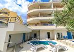 Location vacances Brela - Family-friendly apartments with swimming pool Brela, Makarska - 19998-1