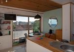 Location vacances Le Lavandou - Studio avec terrasse, centre ville, climatisation, parking - Fr-1-803-86-2