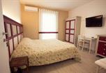 Location vacances Borso del Grappa - Romantica camere Le Fate con Vista sulle Montagne vicino a Bassano del Grappa-1