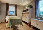 Location vacances  Gare de Suhl - 2 Bedroom Nice Apartment In Suhl-2