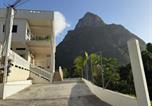 Location vacances  Zone de gestion des Pitons - You 4 Ric Piton Suites-1