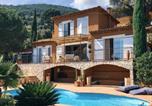 Location vacances La Môle - Villa avec piscine, jacuzzi et vue mer à Cavalaire - Fr-1-100-265-1