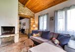 Location vacances Le Pouget - Maison de Campagne-3