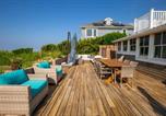 Location vacances Meriden - Diana Luxury Retreat: Private Beach and Vineyards-1