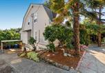 Location vacances Kirkland - Vintage Westlake Hideaway with Patio & Lake Views-4