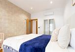 Location vacances Lisbon - Cozy 3br Near Av Liberdade Sleeps 8 Patio-2