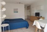 Location vacances Gare SNCF de Saint-Raphaël Valescure - Studio clim. proche plage, commerces & gare avec Wifi, parking en option - Fr-1-466a-15-4