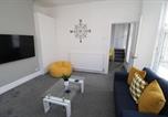 Location vacances  Gare de Morecambe - Ideal Base for Contractors in Central Morecambe- 3 Double Bedrooms-4