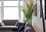 Location vacances  Gare de Sunderland - 5 Roker Terrace - The Adelaide Sea View Apartment 1st Floor-2