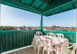 Location vacances Anglet - Appartement à Anglet avec Terrasse, Proche Plages et Commerces, Piscine et Parking - Fr-1-3-592-1