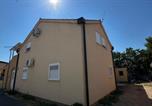 Location vacances Nin - Apartments with parking space Nin, Zadar - 25940-1