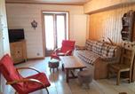 Location vacances Albiez-Montrond - Appartement chaleureux en rdc de maison, centre-village, proche commerces et pistes, gamme &quote;Confortable&quote; - Fr-1-618-4-1