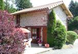Location vacances  Haute-Vienne - Pretty cottage with private pool and beautiful gardens-1