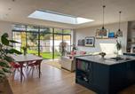 Location vacances Hounslow - Three bedroom house with large garden a short stroll from Richmond's riverside pubs and restaurants-1
