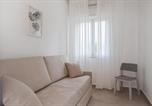 Location vacances Sant'Agata di Militello - Stunning Home In Torrenova With Swimming Pool-4