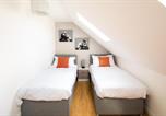 Location vacances Milton Keynes - Modern and Spacious Home From Home 1 mile from M1 - with Netflix, Prime Video, Ps5, free parking, superfast Wifi, Bbq - Sleeps 11 - By Brightleap Apartments-4
