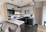 Location vacances Clacton-on-Sea - Modern Caravan With Decking At Valley Farm, Essex Ref 46112v-2