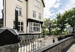 Hôtel Conwy - Roomours Hotel with Private Car Park-3