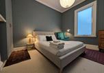 Location vacances Launceston - Your Cbd Treetop Base | Parking, Wifi & Views-4