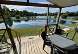 Location vacances Agen - Chalet Confort 4 Pers avec Terrasse - Api-1-52-866-1