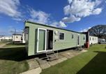 Location vacances Clacton-on-Sea - 214 Oaklands Area-1