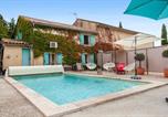 Location vacances Beaumes-de-Venise - Villa Provençale avec Jardin et Piscine Privée à Beaumes-de-Venise-1