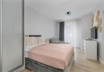 Location vacances Poznań - Stylish & Comfy Garbary Apartments with Parking by Noclegi Renters-2