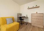 Location vacances Oświęcim - Comfortable Apartment with Balcony Remote Work Near a Nature Reserve by Noclegi Renters-2