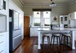 Location vacances Sheffield - Historic Homestead: Views & Shared Tennis Court-1